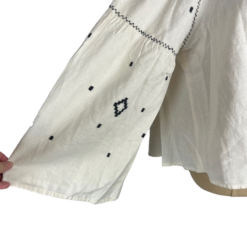 World Market women’s‎ tie front embroidered boho top SZ S - Picture 3 of 10